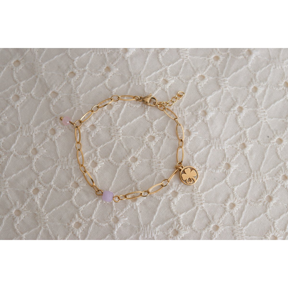 Pulsera de calcedonia, cuarzo rosa y trébol de cuatro hojas - Oro