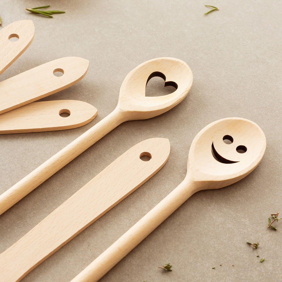 Ensemble d'ustensiles de cuisine en bois 6 pièces avec motif (cuillères de cuisine, spatules)