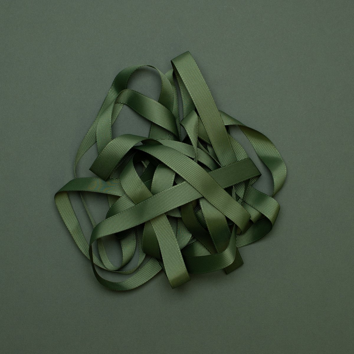 Gavebånd olivengrøn, grønt bånd let at binde, 16mm x 5m mørkegrønt grosgrain bånd til indpakning af julegaver