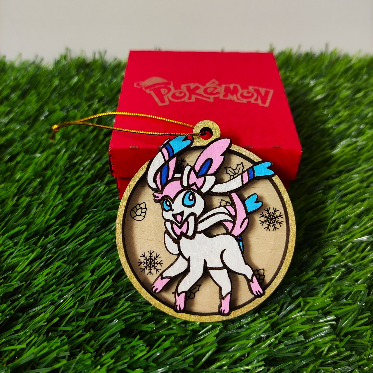 Set aus 9 hölzernen Pokémon-Weihnachtsornamenten, Evoli, buntes Geek-Geschenk, Weihnachtsbaumschmuck, Heimdekoration, umweltfreundliche Weihnachtsdekoration