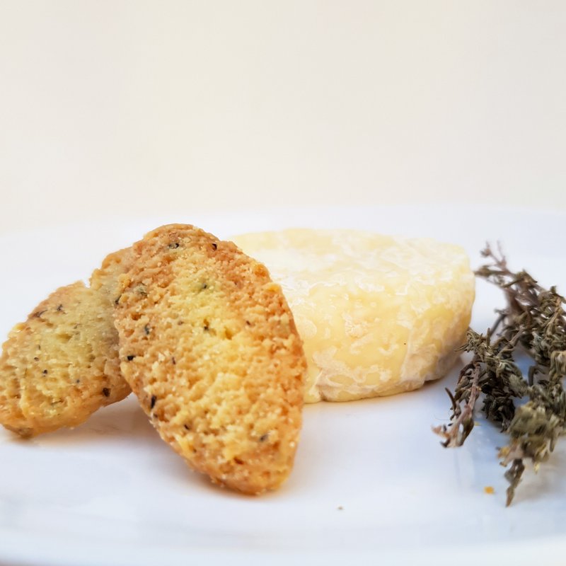 Aperitifkekse - Pikantes Mürbeteiggebäck - Pélardon und Kräuter der Provence