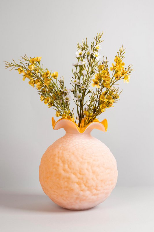 Koralvase (håndlavet uigennemsigtigt farvet glas)