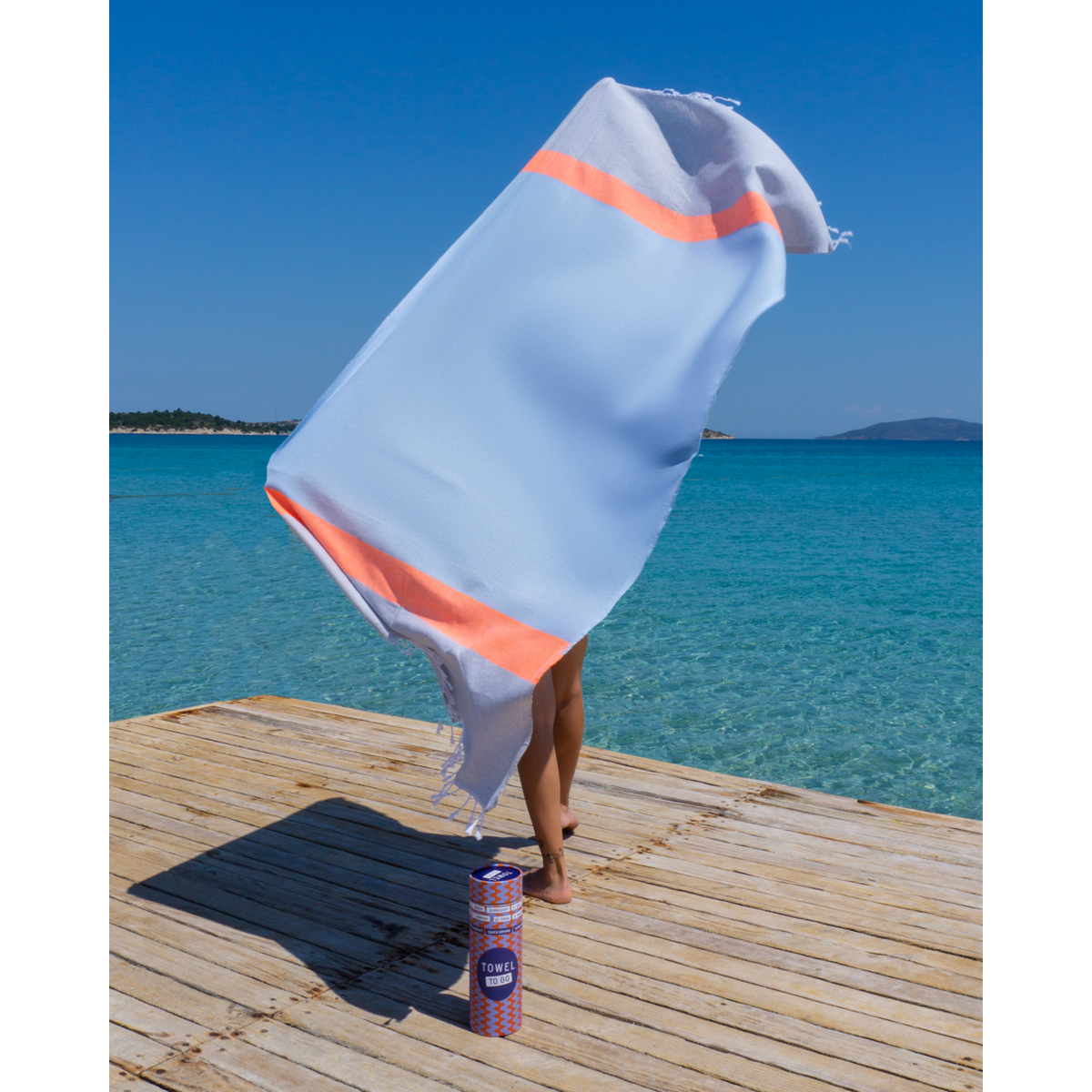 TOWEL TO GO NEON Strandlaken van gerecycled katoen 180x100 cm | Lichtgewicht sneldrogend | Blauw / Grijs | met geschenkdoos
