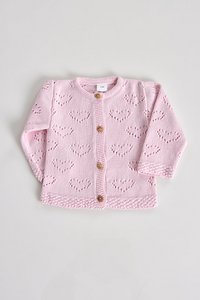 Gestrickte Babyjacke mit Herzen