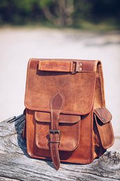 Mochila de cuero Azra 14"