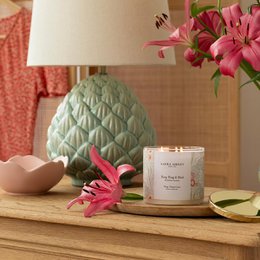 Scented candle Laura Ashley Ylang Ylang & Musk - 400g