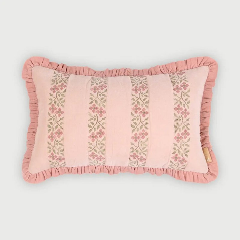 Kussenhoes | Heather Baby Pink Cross Stitch langwerpige kussenhoes van Sanctuary Living