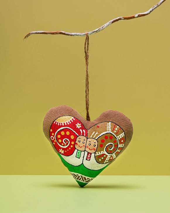 Textile ornament Vanilla and cocoa scented "Coffee heart with snails"