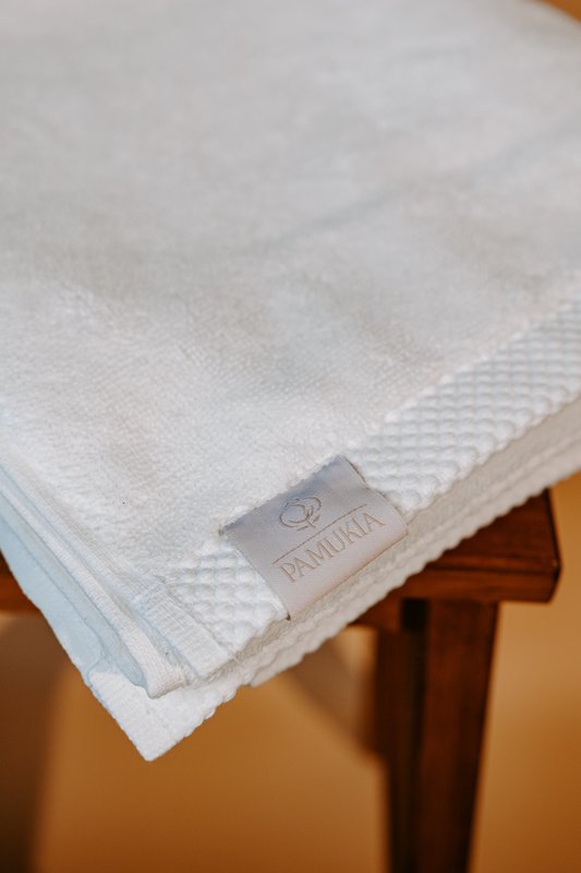 Pamukia – Juego de baño familiar GOTS blanco para 4 | 100% Algodón Orgánico | 650 G/M