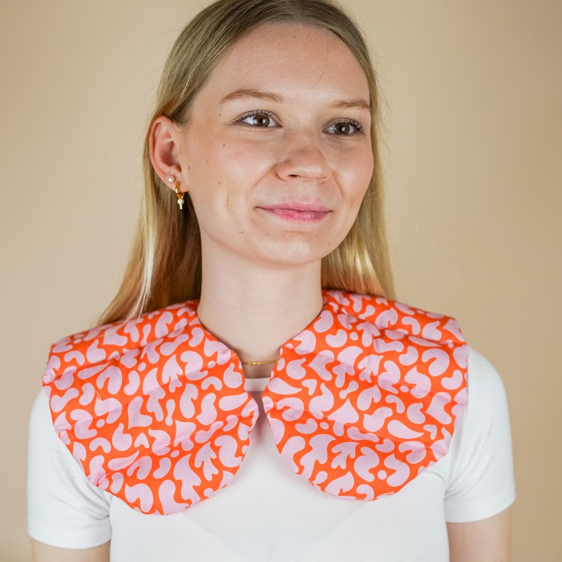 Oreillers nus remplis d'orange rose orthographique bio