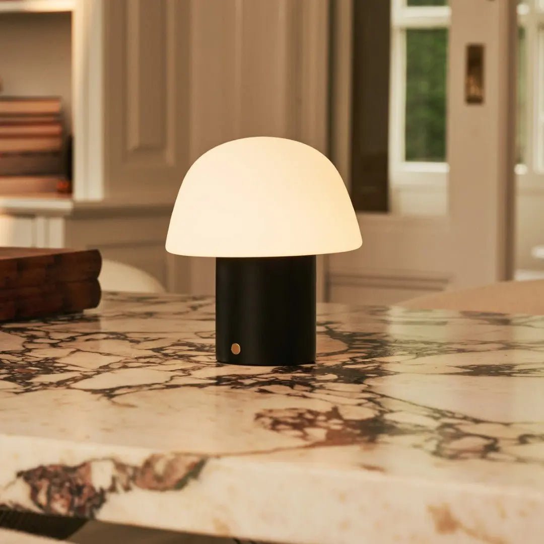 Yannick Schwarze kabellose Tischlampe