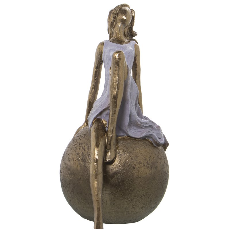 HARZFIGUR EINES MÄDCHENS SITZEND AUF KUGEL 20X11X22CM ST50431