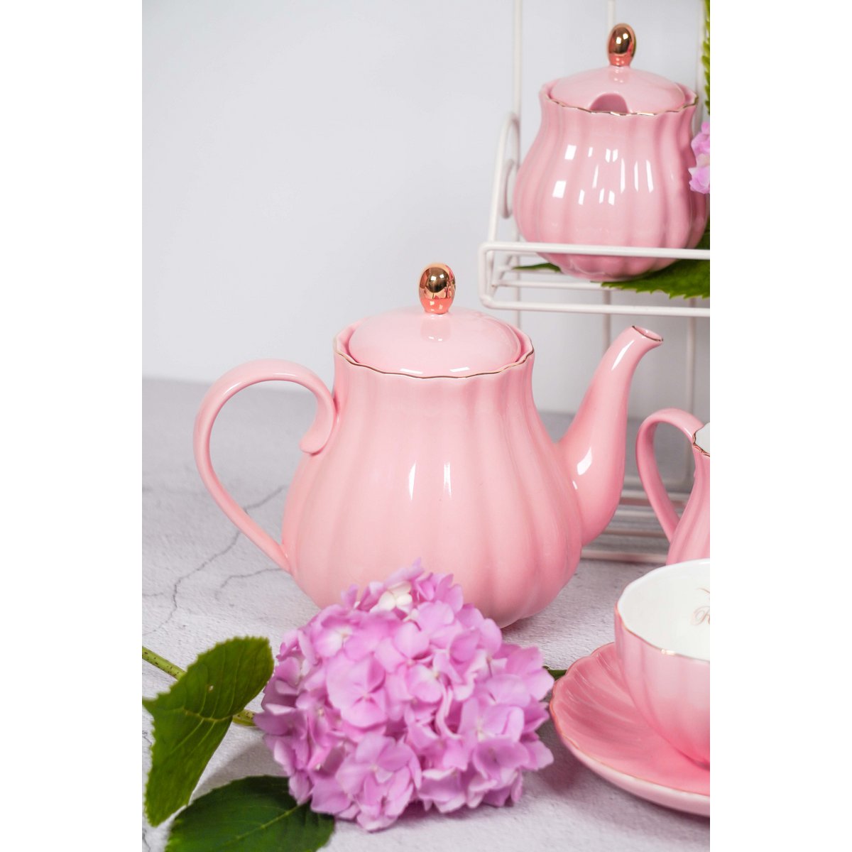 Royal Rose theepot roze met gouden rand 800 ml Isabelle Rose
