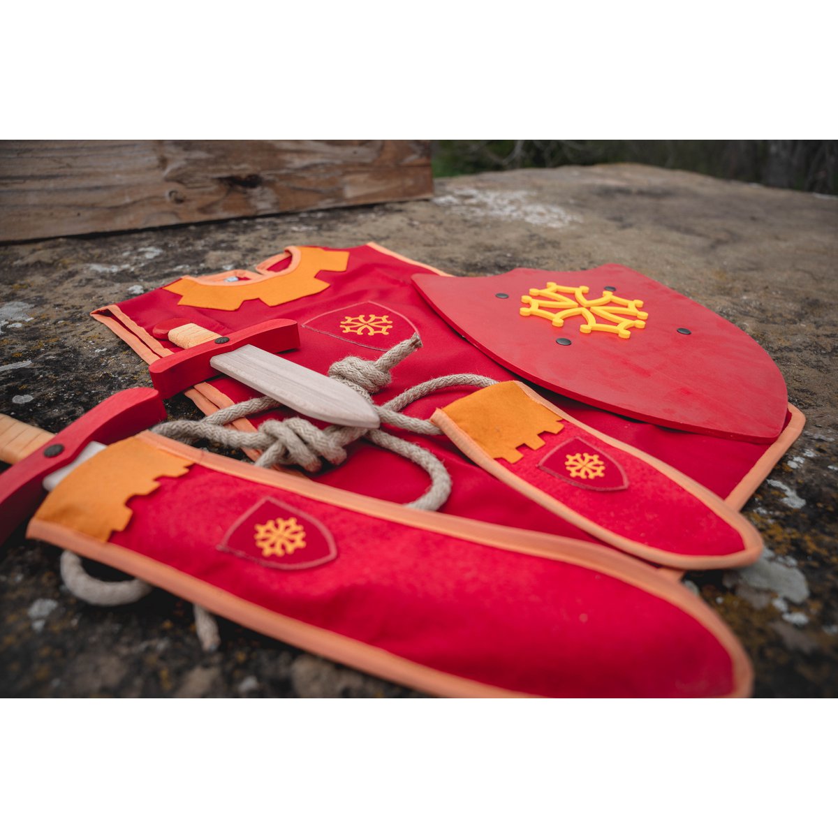 SHIELD HISTORIK L RED WITH OCCITAN CROSS - ST597