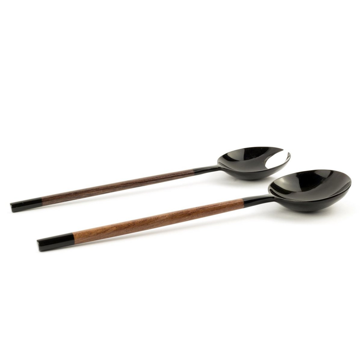 Cubiertos redondos con forma de pinza de cangrejo en cuerno negro y madera