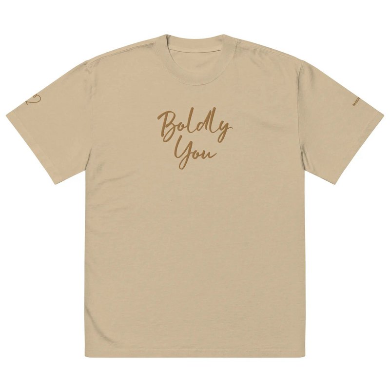 Boldly You Oversized falmet t-shirt med gammelt guldbroderi