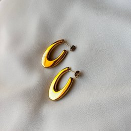 OVAL BLISS – Guld Oval Lobe Øreringe