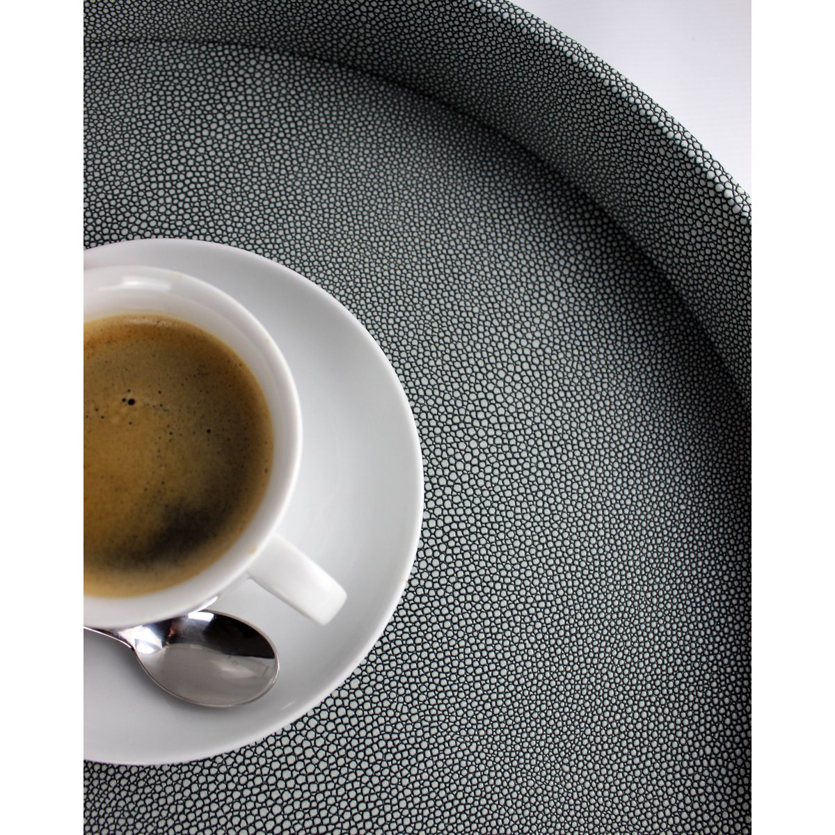 Plateau rond simili cuir galuchat bleu avec anses inox