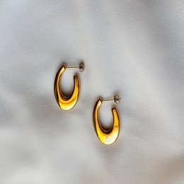 OVAL BLISS – Guld Oval Lobe Øreringe