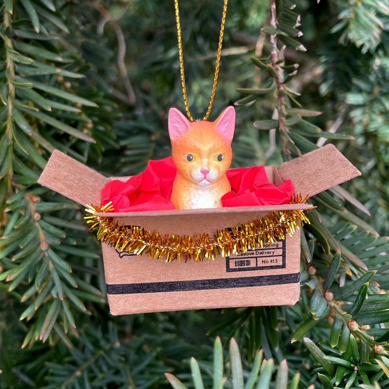 Ornement de Noël de chat fait à la main orange dans une mini boîte