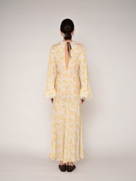 Blush blomsterprint lang kjole