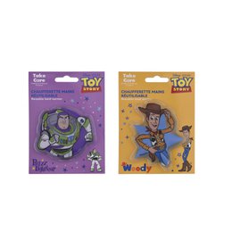 Chaufferette Mains Disney Toy Story en Blister – Assortiment 24n scène Woody, Buzz et leurs amis séduira les fans de la saga. Présentée en blister, vendue en assortiment de 24 pour un merchandising complet.