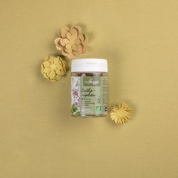 Organic herbal supplement in a white bottle with a green label. Contains 40 capsules of Orthosiphon, a natural ingredient used for its health benefits.
