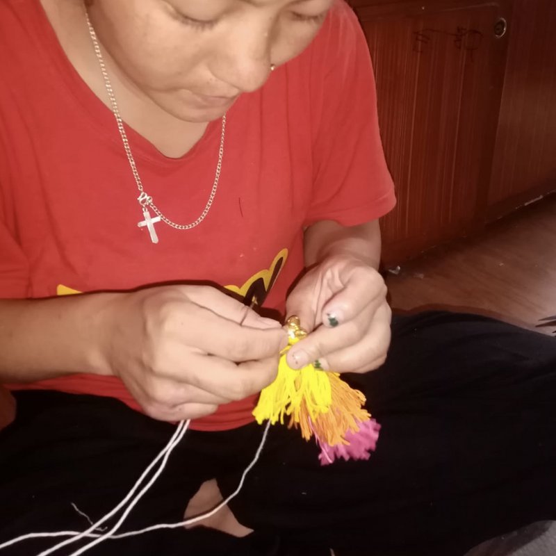 Luna -Leena Keychain Tassels Yellow - Bag Charm - Organic Cotton - Håndlavet i Nepal - Bagbøjle