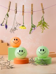 Smiley Candle – 7.5 cm - Hot Orange