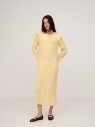 Langes gelbes Faltenkleid von Beurre