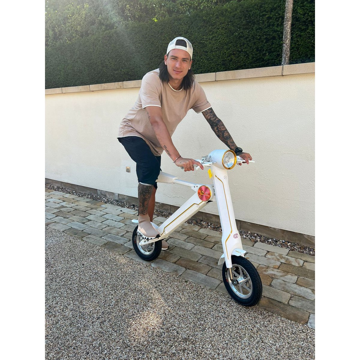 The Official Exclusive Cruzaa E-Scooter Racing White