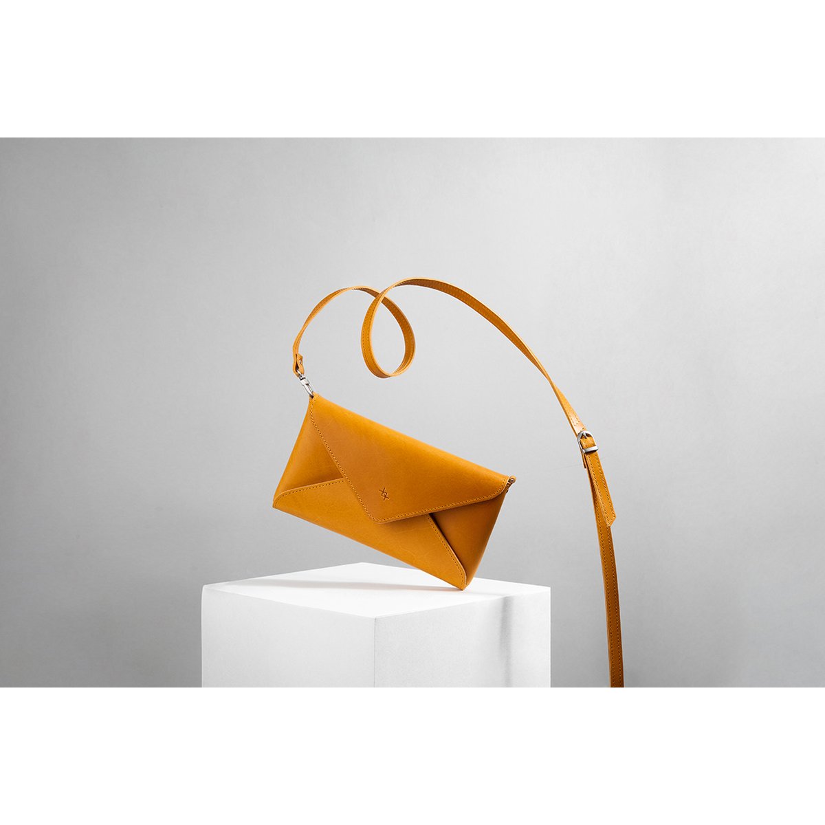 Model Clutch
