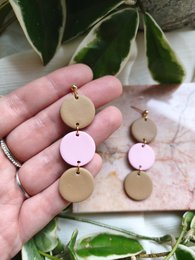 round earrings
