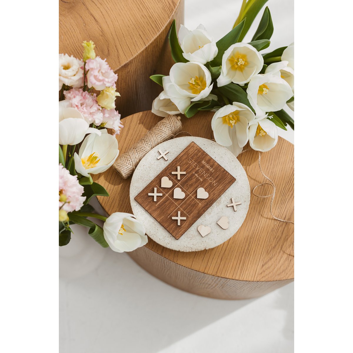 Hochzeitsgeschenk, personalisiertes Tic Tac Toe Spiel, graviertes Andenken aus Holz, interaktive Gastgeschenkidee, einzigartiges Hochzeitsgastgeschenk