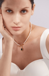 Jelena - Choker-Halskette mit quadratischem Anhänger und Saatperlen