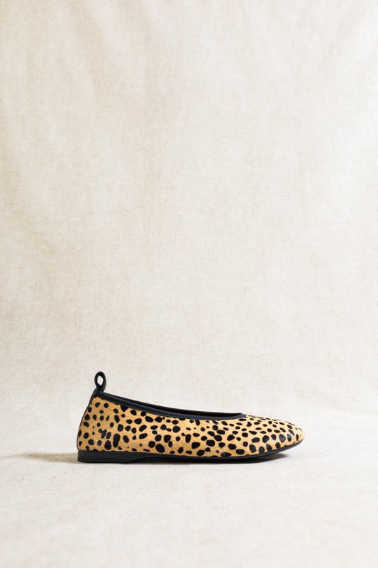SONIA CHEETAH – Leren ballerina’s met haar erop