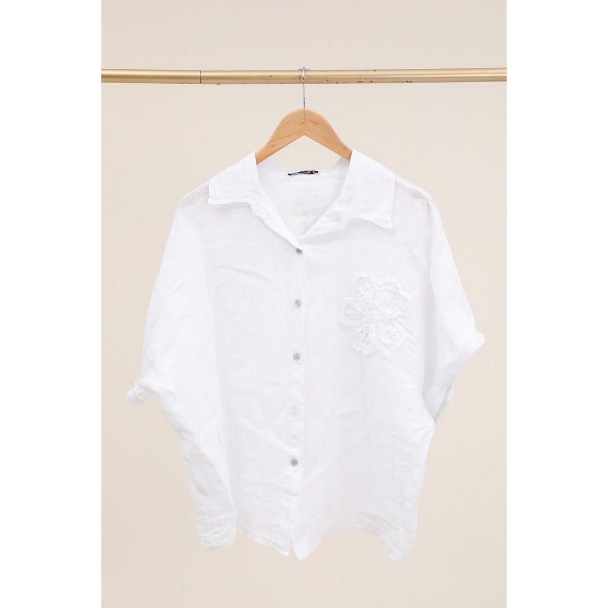 Shirt with a linen flower Ref. 20341