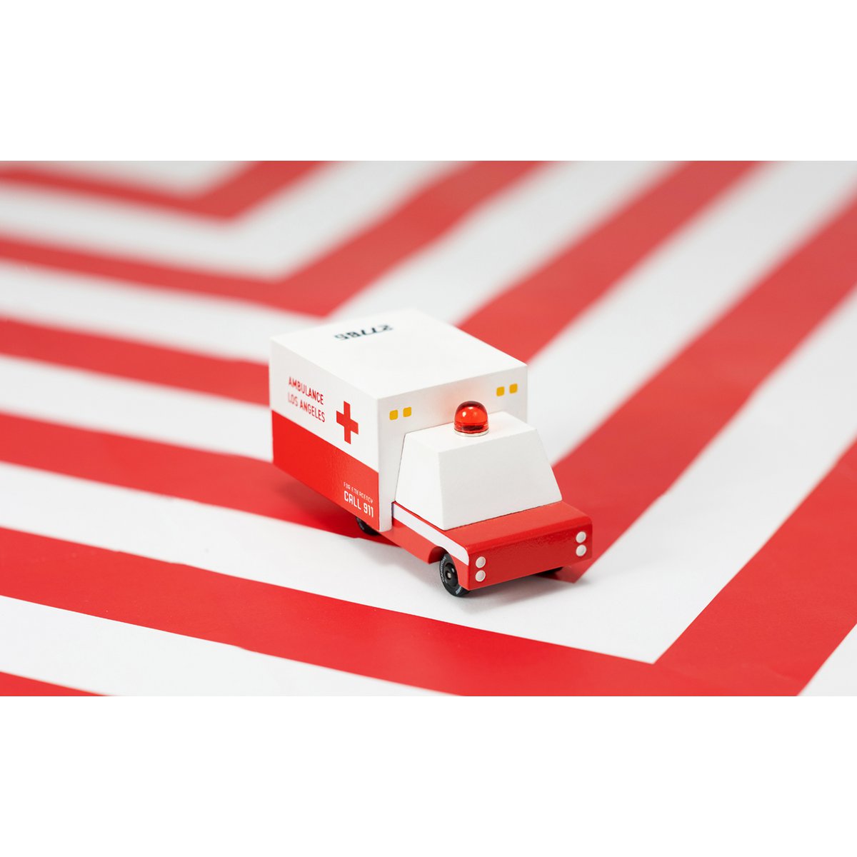 Candycar World - Ambulance Van