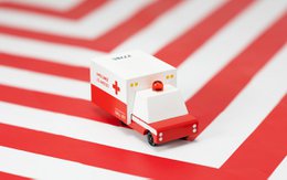 Candycar World - Ambulance Van