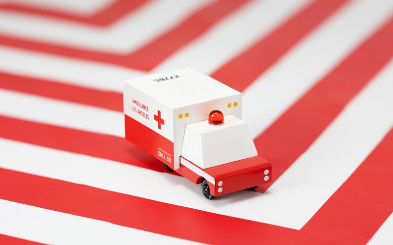 Candycar World - Ambulance Van