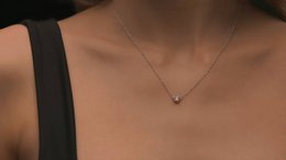 Vela perfumada grande y collar informal