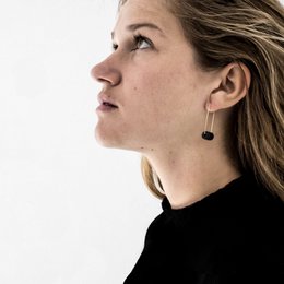 Boucles d'oreilles rectangle en or - Perle noire