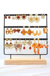 Set van 15 paar oorbellen met display