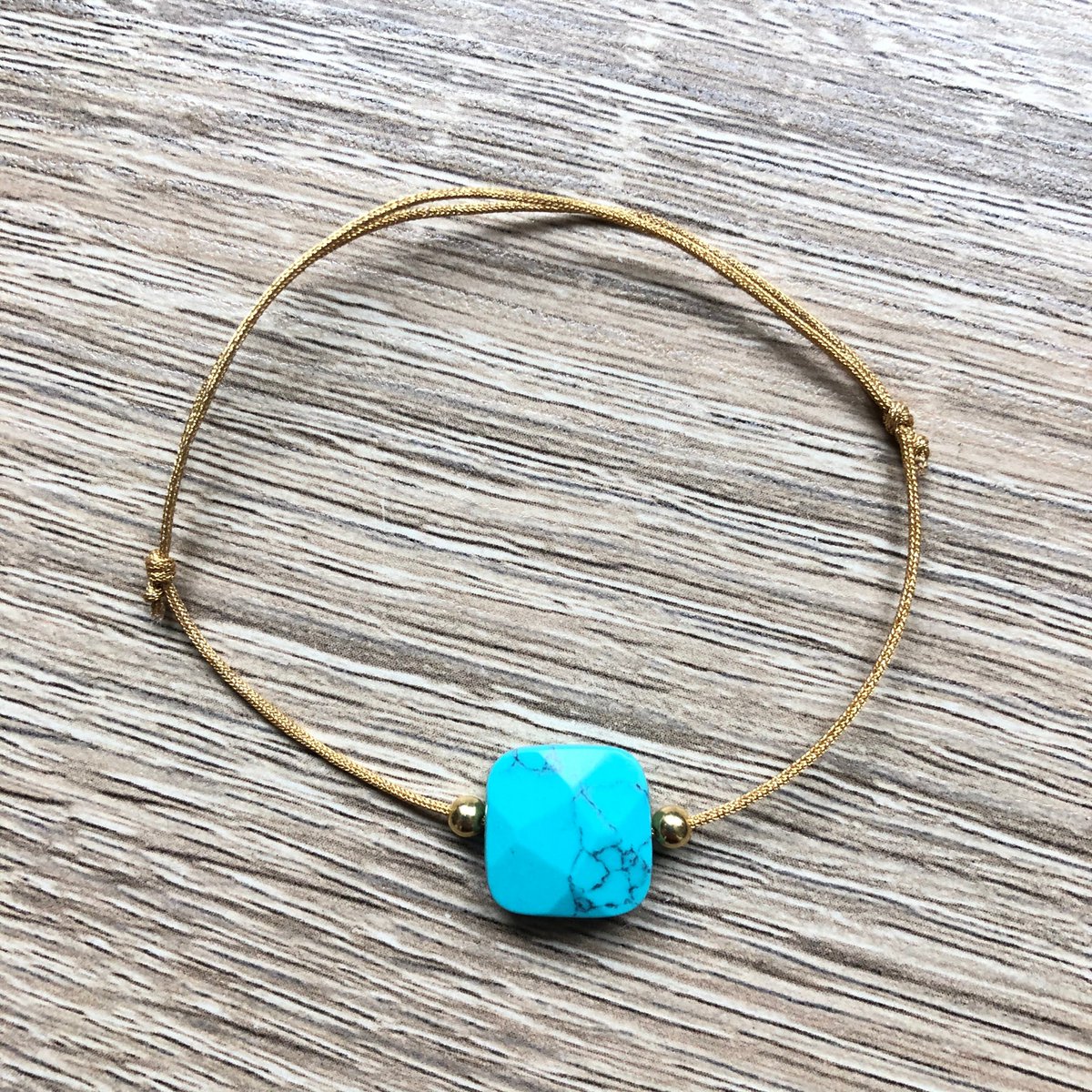 Pulsera de cordón deslizante Mia bañada en oro