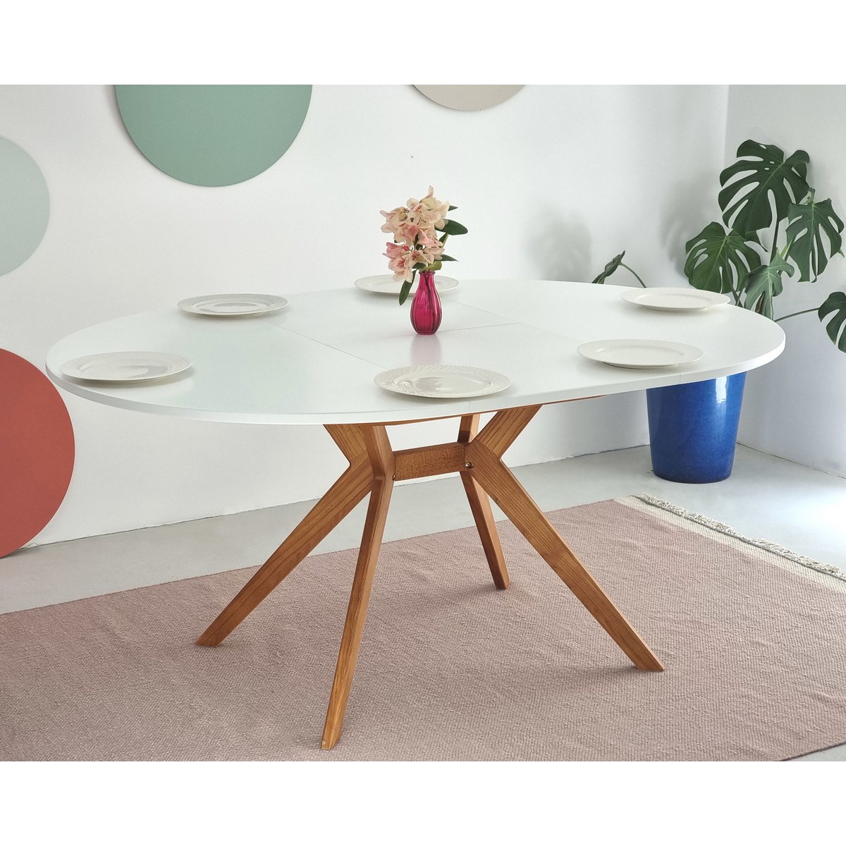 Round extendable dining table Biju