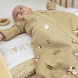 Sovepose 4-sæson interlock jersey Skovdyr Sand one size