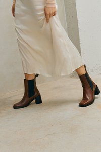 Elsa Brown Squared Heel Boots