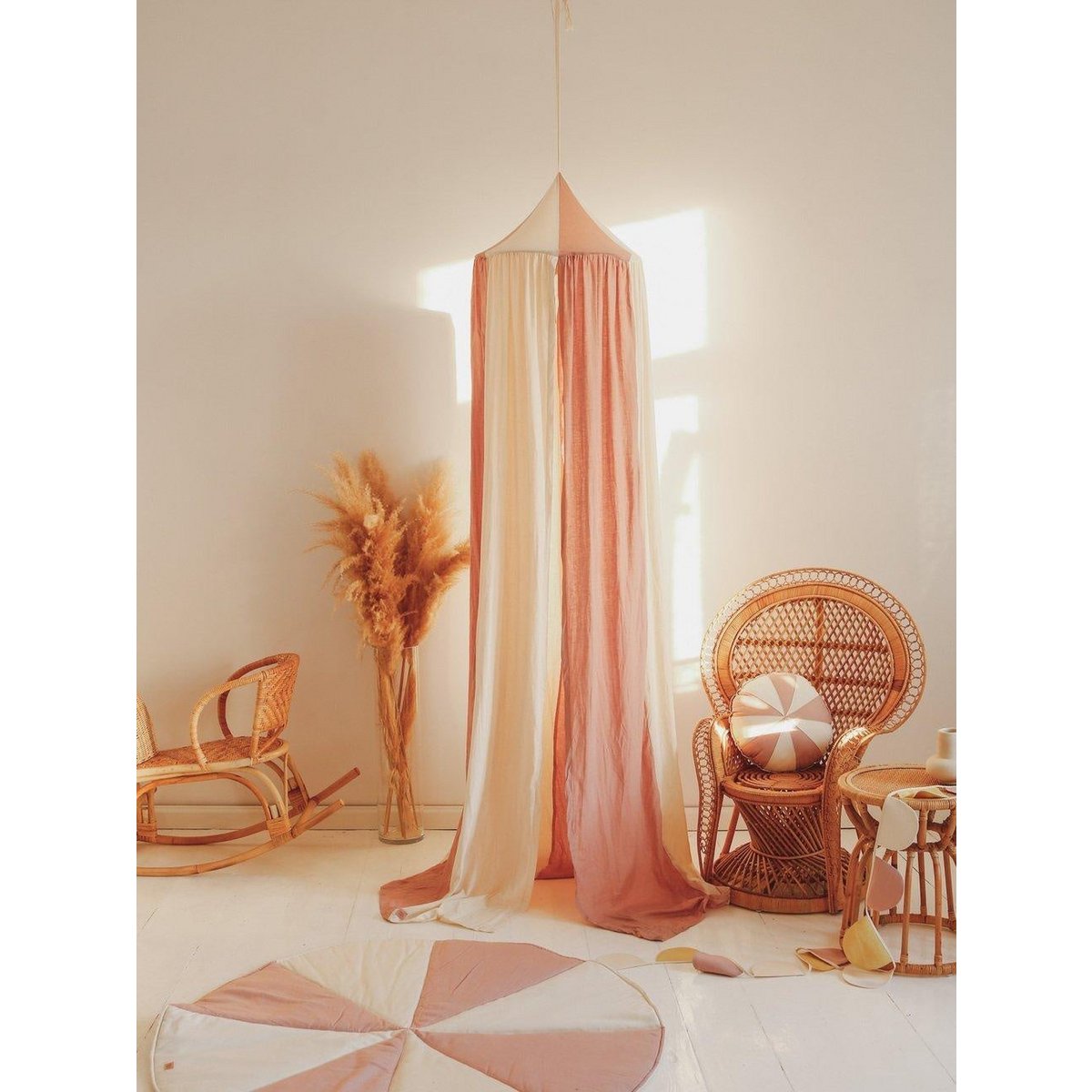 Baldachin „Pulverrosa Circus“