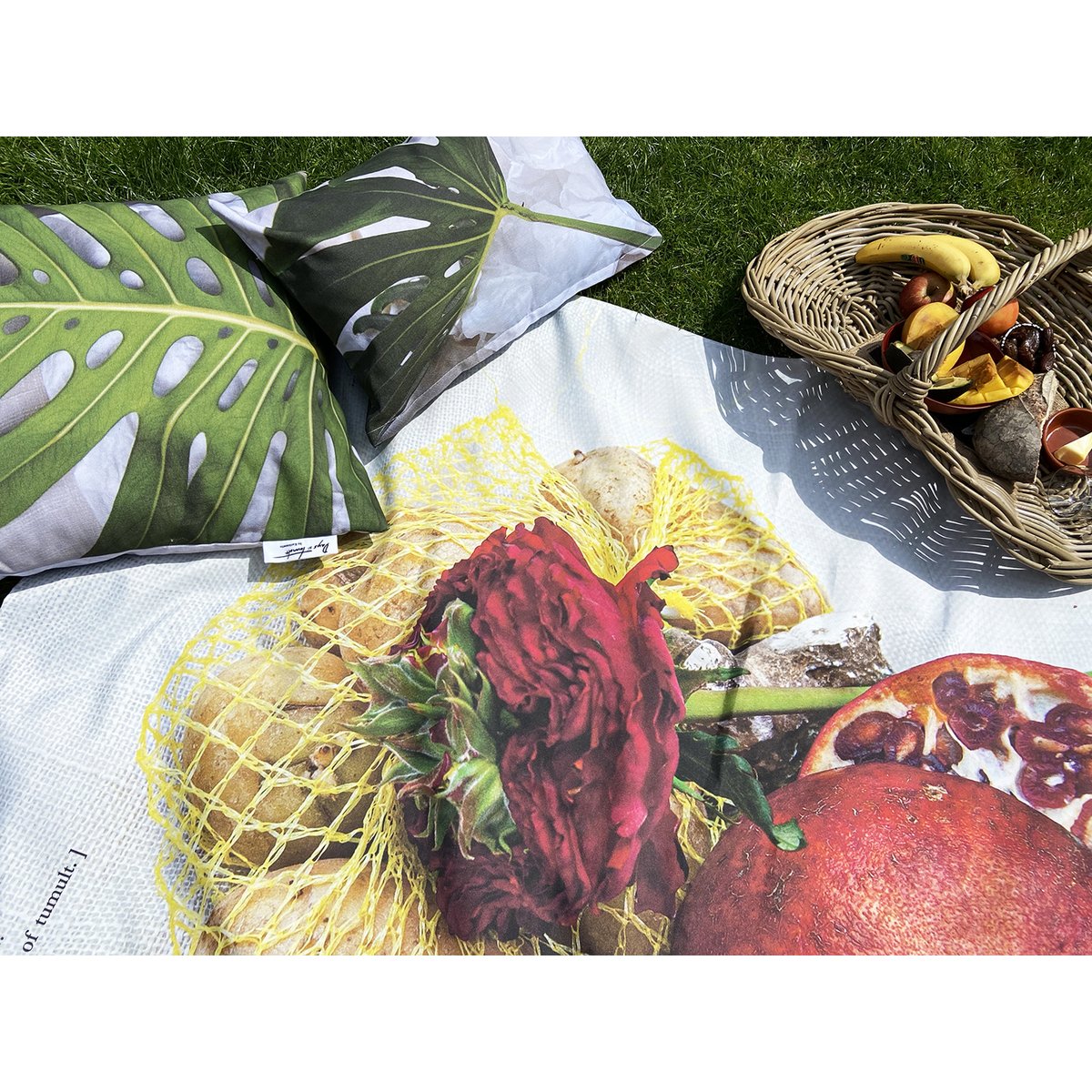 Devoted Passion - 140x180cm picnic plaid + tote bag
