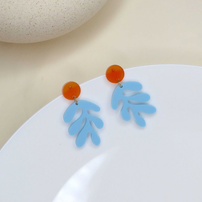 Matisse floral acrylic earrings in light blue